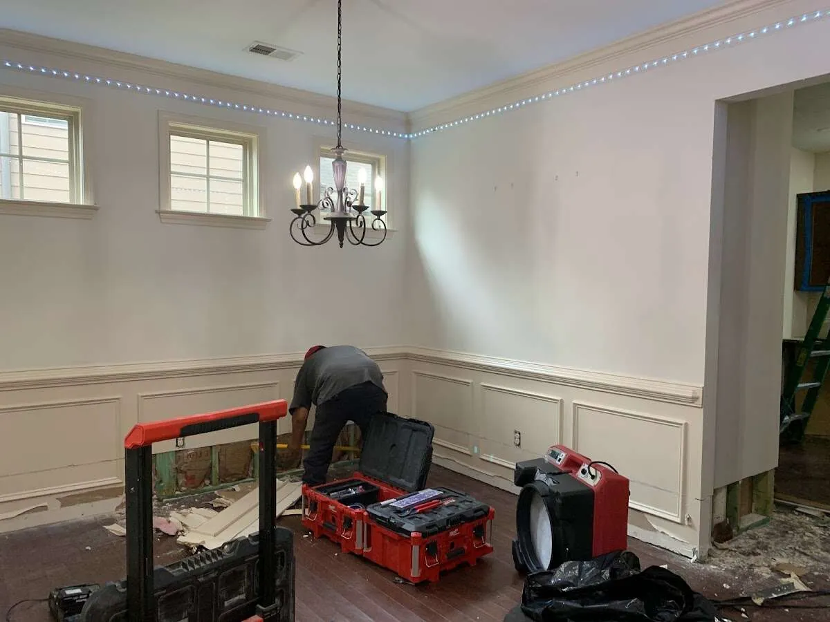 Restoration technician with professional equipment in Mahtomedi